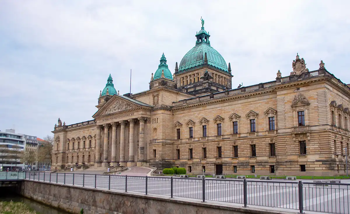 Bundesverwaltungsgericht in Leipzig, federal administration court with street in front
